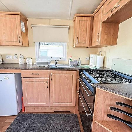 Caravan With Decking At Manor Park In Hunstanton, Sleeps 6 Ref 23045B Екстер'єр фото